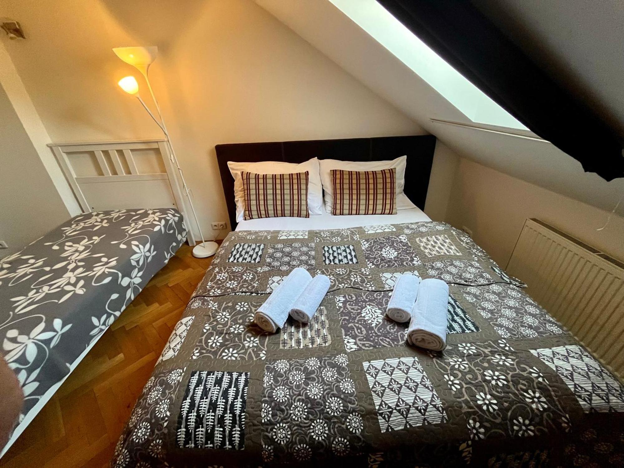 Riverbridge Apartments Прага Экстерьер фото